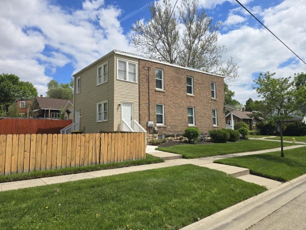 2304 17th, ROCKFORD, Illinois 61104, ,2 Units,For Sale,17th,202602582