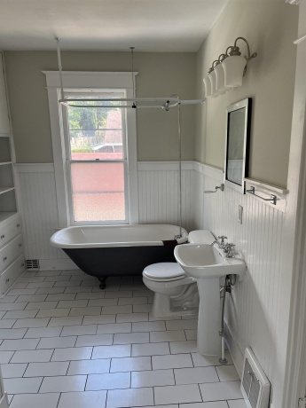 2304 17th, ROCKFORD, Illinois 61104, ,2 Units,For Sale,17th,202602582
