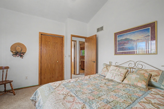 5 Maltby, GALENA, Illinois 61036, 3 Bedrooms Bedrooms, ,2 BathroomsBathrooms,House,For Sale,Maltby,202602583