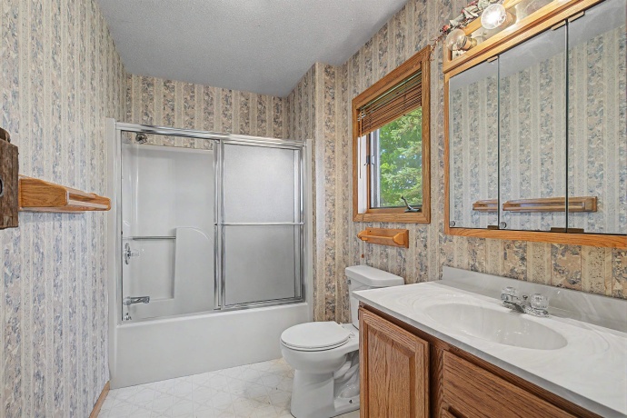 5 Maltby, GALENA, Illinois 61036, 3 Bedrooms Bedrooms, ,2 BathroomsBathrooms,House,For Sale,Maltby,202602583