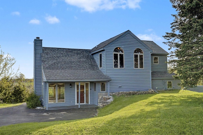 5 Maltby, GALENA, Illinois 61036, 3 Bedrooms Bedrooms, ,2 BathroomsBathrooms,House,For Sale,Maltby,202602583