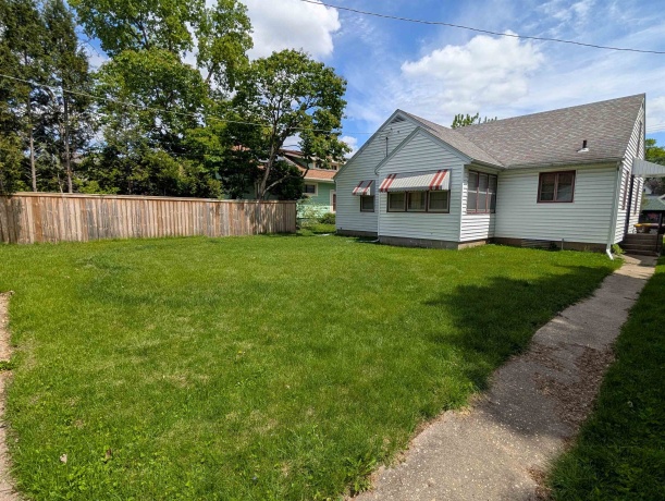 1712 Oxford, ROCKFORD, Illinois 61103, 2 Bedrooms Bedrooms, ,1 BathroomBathrooms,House,For Sale,Oxford,202602589