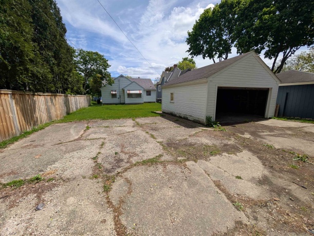 1712 Oxford, ROCKFORD, Illinois 61103, 2 Bedrooms Bedrooms, ,1 BathroomBathrooms,House,For Sale,Oxford,202602589