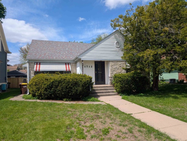 1712 Oxford, ROCKFORD, Illinois 61103, 2 Bedrooms Bedrooms, ,1 BathroomBathrooms,House,For Sale,Oxford,202602589