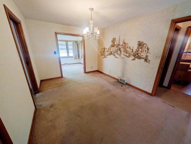 1712 Oxford, ROCKFORD, Illinois 61103, 2 Bedrooms Bedrooms, ,1 BathroomBathrooms,House,For Sale,Oxford,202602589