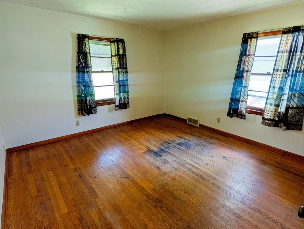 1712 Oxford, ROCKFORD, Illinois 61103, 2 Bedrooms Bedrooms, ,1 BathroomBathrooms,House,For Sale,Oxford,202602589