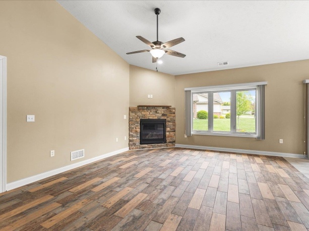 6229 Parks Edge, LOVES PARK, Illinois 61111, 2 Bedrooms Bedrooms, ,2 BathroomsBathrooms,House,For Sale,Parks Edge,202602591