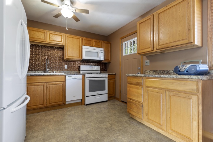 2120 Coronet, LOVES PARK, Illinois 61111, 4 Bedrooms Bedrooms, ,1 BathroomBathrooms,House,For Sale,Coronet,202602599