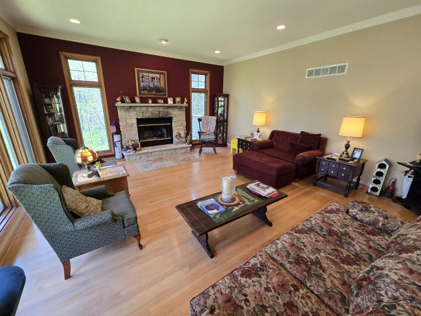 3A25 Grant, APPLE RIVER, Illinois 61001, 3 Bedrooms Bedrooms, ,2 BathroomsBathrooms,House,For Sale,Grant,202602600