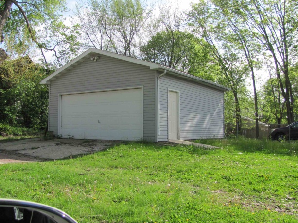 727 Montague, ROCKFORD, Illinois 61102, ,2 Units,For Sale,Montague,202602601