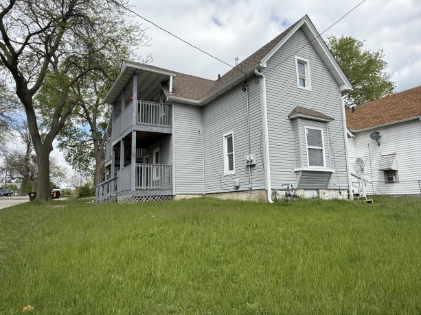 727 Montague, ROCKFORD, Illinois 61102, ,2 Units,For Sale,Montague,202602601