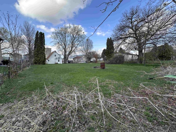 2855 W Florence Rd, FREEPORT, Illinois 61032, 2 Bedrooms Bedrooms, ,1 BathroomBathrooms,House,For Sale,W Florence Rd,202602602