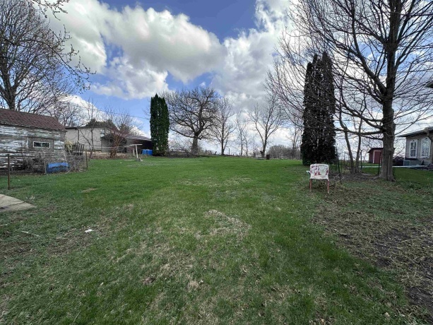 2855 W Florence Rd, FREEPORT, Illinois 61032, 2 Bedrooms Bedrooms, ,1 BathroomBathrooms,House,For Sale,W Florence Rd,202602602