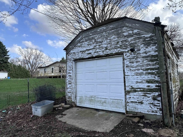2855 W Florence Rd, FREEPORT, Illinois 61032, 2 Bedrooms Bedrooms, ,1 BathroomBathrooms,House,For Sale,W Florence Rd,202602602