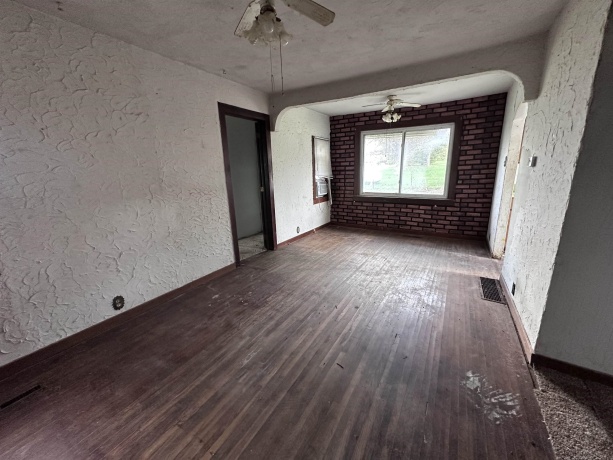 2855 W Florence Rd, FREEPORT, Illinois 61032, 2 Bedrooms Bedrooms, ,1 BathroomBathrooms,House,For Sale,W Florence Rd,202602602