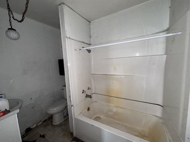 2855 W Florence Rd, FREEPORT, Illinois 61032, 2 Bedrooms Bedrooms, ,1 BathroomBathrooms,House,For Sale,W Florence Rd,202602602