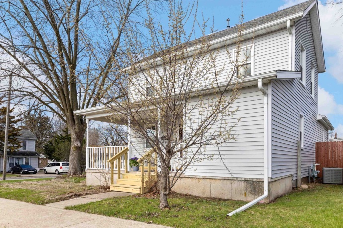 128 8th, ROCHELLE, Illinois 61068, 3 Bedrooms Bedrooms, ,1 BathroomBathrooms,House,For Sale,8th,202601936