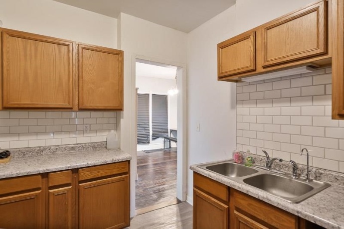 728 10th, ROCKFORD, Illinois 61104, 3 Bedrooms Bedrooms, ,1 BathroomBathrooms,House,For Sale,10th,202602606