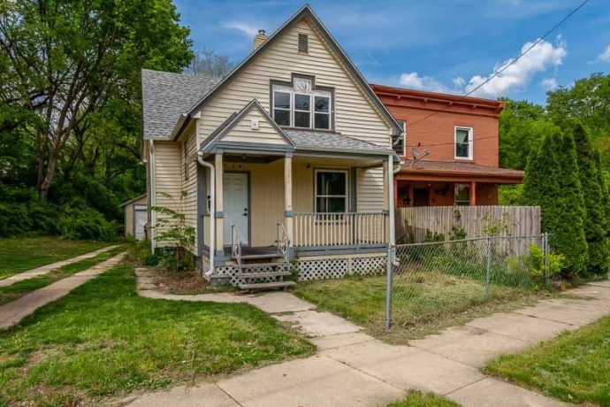 728 10th, ROCKFORD, Illinois 61104, 3 Bedrooms Bedrooms, ,1 BathroomBathrooms,House,For Sale,10th,202602606