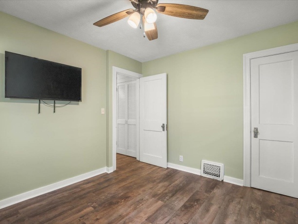 5417 Hollis, LOVES PARK, Illinois 61111, 3 Bedrooms Bedrooms, ,1 BathroomBathrooms,House,For Sale,Hollis,202602612