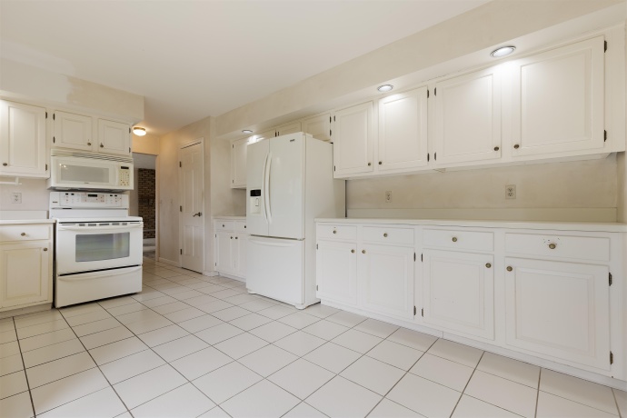 8642 SUMMERSET, BELVIDERE, Illinois 61008, 3 Bedrooms Bedrooms, ,2 BathroomsBathrooms,House,For Sale,SUMMERSET,202602615