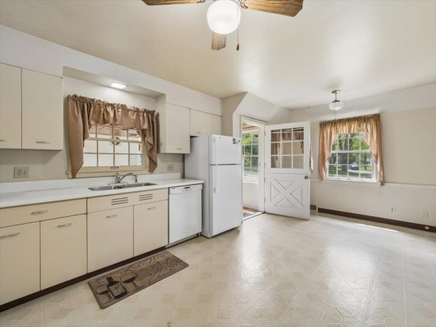 1740 East Gate, ROCKFORD, Illinois 61108, 3 Bedrooms Bedrooms, ,1 BathroomBathrooms,House,For Sale,East Gate,202602617