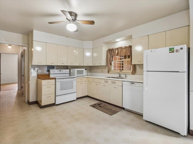 1740 East Gate, ROCKFORD, Illinois 61108, 3 Bedrooms Bedrooms, ,1 BathroomBathrooms,House,For Sale,East Gate,202602617