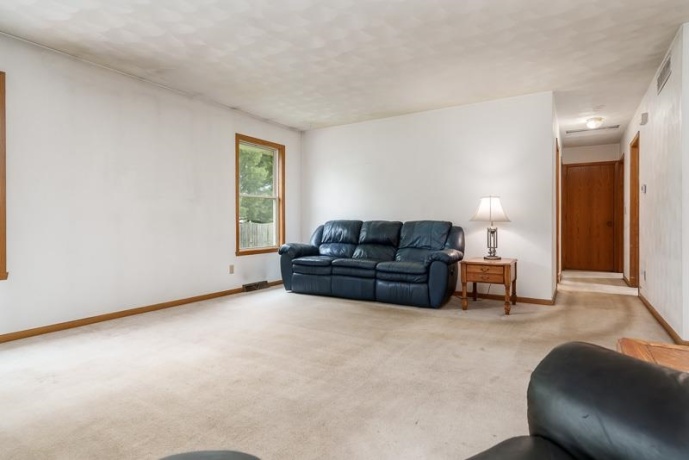 4812 PINE-AL, MACHESNEY PARK, Illinois 61115, 3 Bedrooms Bedrooms, ,2 BathroomsBathrooms,House,For Sale,PINE-AL,202602621
