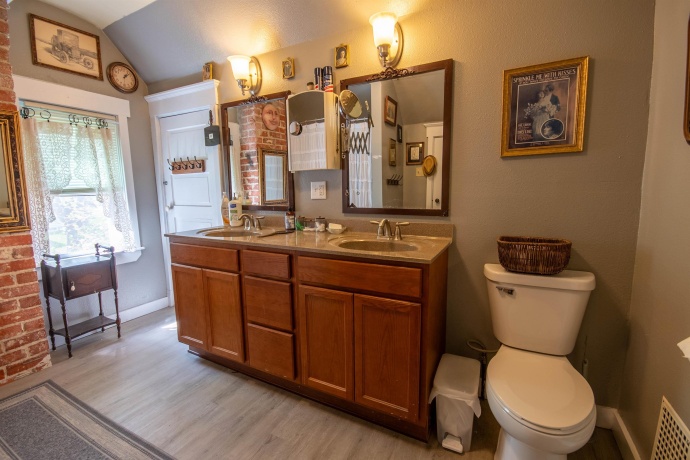 400 2nd, OREGON, Illinois 61061, 3 Bedrooms Bedrooms, ,1 BathroomBathrooms,House,For Sale,2nd,202602622