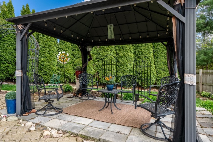767 LONG ISLAND, LOVES PARK, Illinois 61111, 4 Bedrooms Bedrooms, ,2 BathroomsBathrooms,House,For Sale,LONG ISLAND,202602623