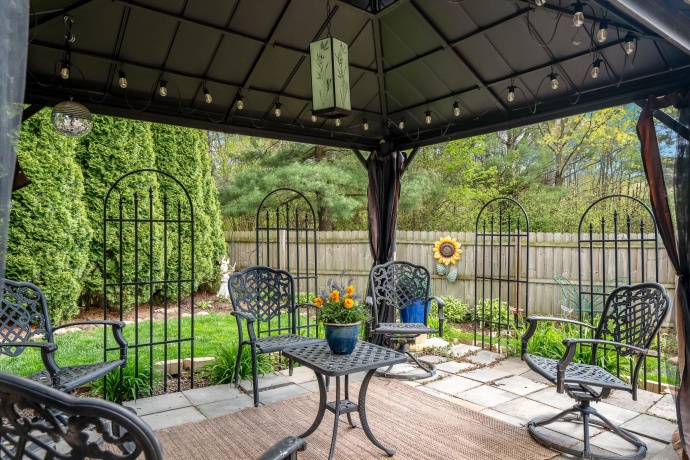 767 LONG ISLAND, LOVES PARK, Illinois 61111, 4 Bedrooms Bedrooms, ,2 BathroomsBathrooms,House,For Sale,LONG ISLAND,202602623