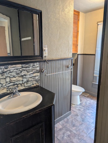1315 Rotzler, FREEPORT, Illinois 61032, 4 Bedrooms Bedrooms, ,2 BathroomsBathrooms,House,For Sale,Rotzler,202602627