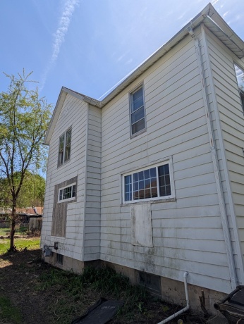 1315 Rotzler, FREEPORT, Illinois 61032, 4 Bedrooms Bedrooms, ,2 BathroomsBathrooms,House,For Sale,Rotzler,202602627