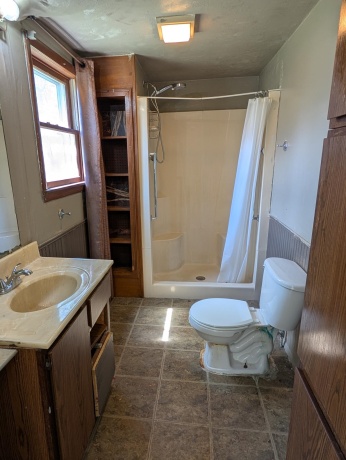 1315 Rotzler, FREEPORT, Illinois 61032, 4 Bedrooms Bedrooms, ,2 BathroomsBathrooms,House,For Sale,Rotzler,202602627