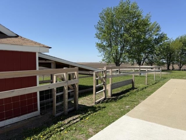 1981 8th Rd, Tonica, Illinois 61370, 4 Bedrooms Bedrooms, ,4 BathroomsBathrooms,House,For Sale,8th Rd,202602634