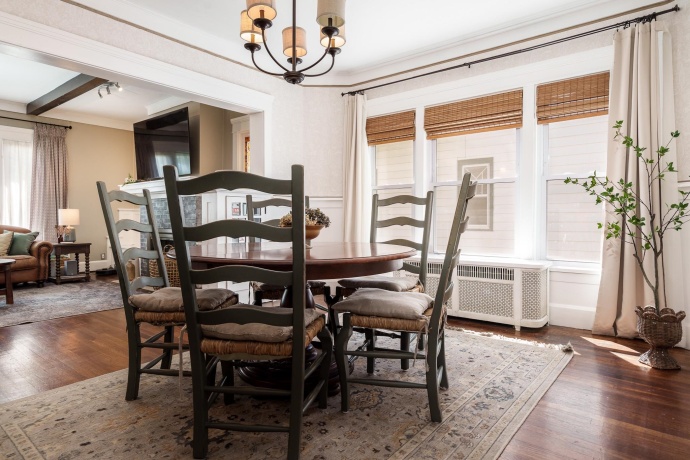 428 London, ROCKFORD, Illinois 61107, 5 Bedrooms Bedrooms, ,2 BathroomsBathrooms,House,For Sale,London,202602635