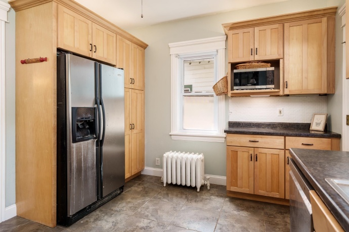 428 London, ROCKFORD, Illinois 61107, 5 Bedrooms Bedrooms, ,2 BathroomsBathrooms,House,For Sale,London,202602635