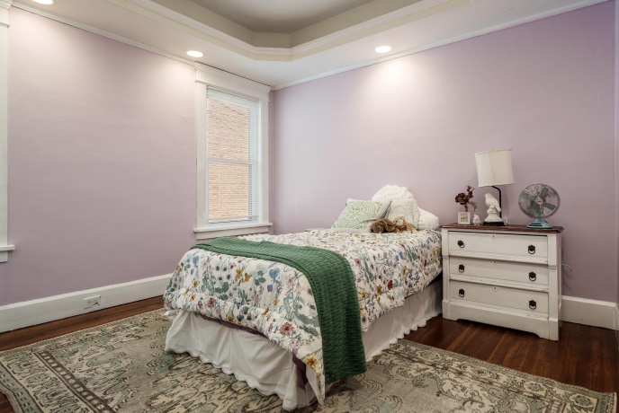 428 London, ROCKFORD, Illinois 61107, 5 Bedrooms Bedrooms, ,2 BathroomsBathrooms,House,For Sale,London,202602635
