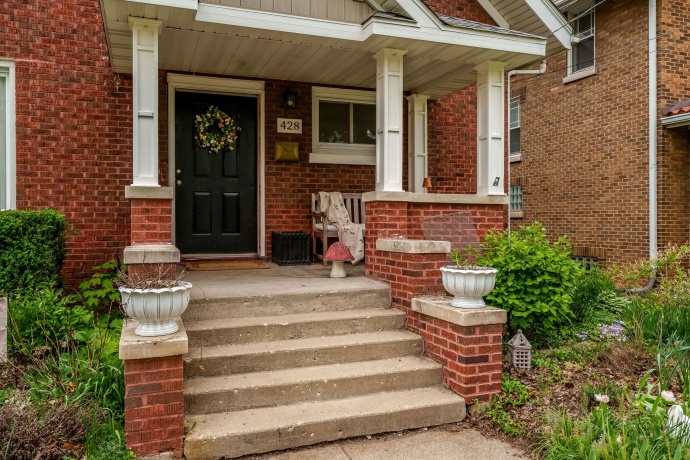 428 London, ROCKFORD, Illinois 61107, 5 Bedrooms Bedrooms, ,2 BathroomsBathrooms,House,For Sale,London,202602635