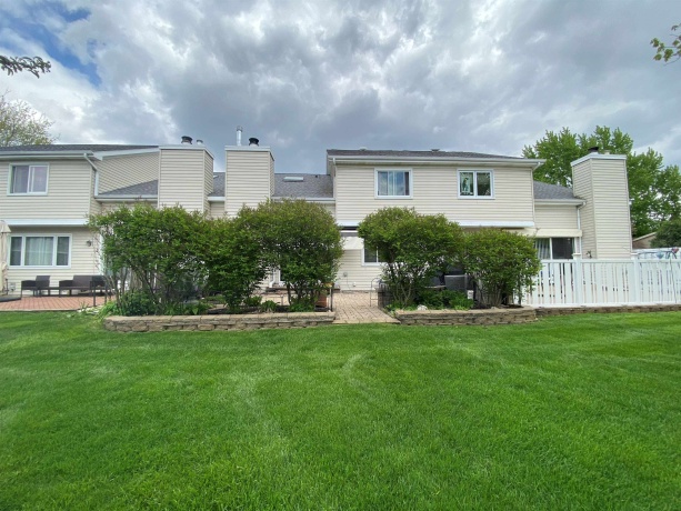 836 Golf Course, CRYSTAL LAKE, Illinois 60014, 3 Bedrooms Bedrooms, ,2 BathroomsBathrooms,House,For Sale,Golf Course,202602637