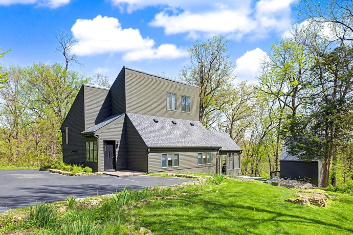 1131 Clark, GALENA, Illinois 61036, 2 Bedrooms Bedrooms, ,2 BathroomsBathrooms,House,For Sale,Clark,202602641