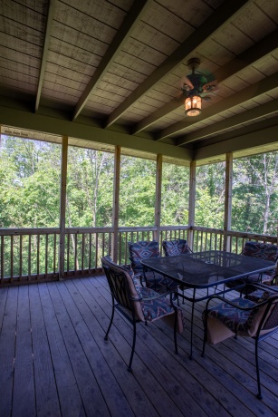 124 Blackhawk, GALENA, Illinois 61036, 6 Bedrooms Bedrooms, ,6 BathroomsBathrooms,House,For Sale,Blackhawk,202602642