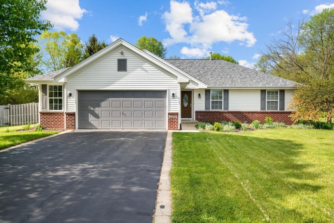 11103 Downing, ROSCOE, Illinois 61073, 3 Bedrooms Bedrooms, ,3 BathroomsBathrooms,House,For Sale,Downing,202602644