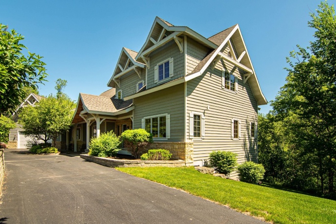 8 Trillium, GALENA, Illinois 61036, 6 Bedrooms Bedrooms, ,5 BathroomsBathrooms,House,For Sale,Trillium,202602647