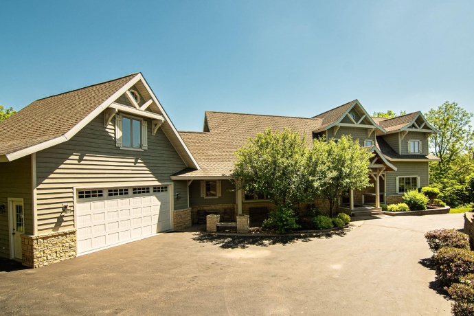 8 Trillium, GALENA, Illinois 61036, 6 Bedrooms Bedrooms, ,5 BathroomsBathrooms,House,For Sale,Trillium,202602647