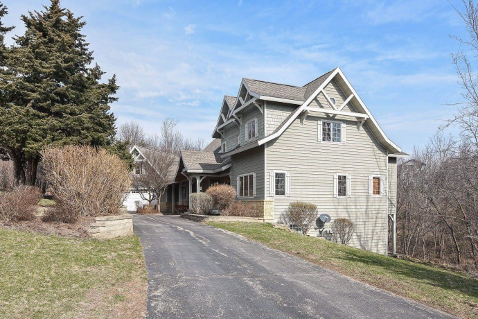 8 Trillium, GALENA, Illinois 61036, 6 Bedrooms Bedrooms, ,5 BathroomsBathrooms,House,For Sale,Trillium,202602647