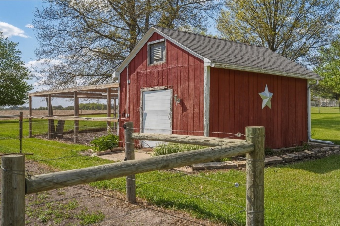 10538 PECATONICA (5+AC), LEAF RIVER, Illinois 61047, 4 Bedrooms Bedrooms, ,2 BathroomsBathrooms,House,For Sale,PECATONICA (5+AC),202602649
