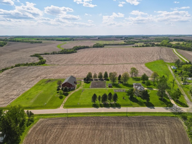 10538 PECATONICA (5+AC), LEAF RIVER, Illinois 61047, 4 Bedrooms Bedrooms, ,2 BathroomsBathrooms,House,For Sale,PECATONICA (5+AC),202602649