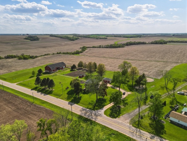 10538 PECATONICA (5+AC), LEAF RIVER, Illinois 61047, 4 Bedrooms Bedrooms, ,2 BathroomsBathrooms,House,For Sale,PECATONICA (5+AC),202602649