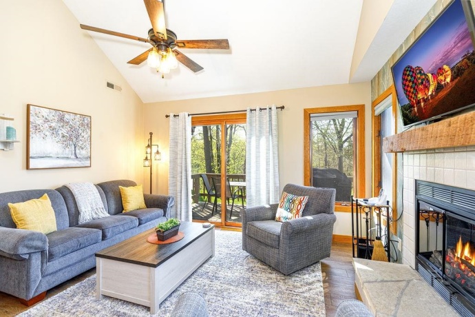 108 Walnut Hill Drive, GALENA, Illinois 61036, 2 Bedrooms Bedrooms, ,2 BathroomsBathrooms,Condominium,For Sale,Walnut Hill Drive,202602651